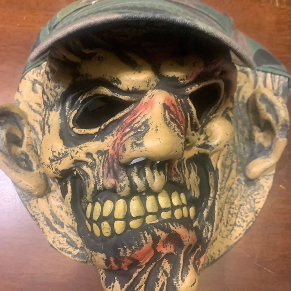 Fun World Div Mask with Baseball Camouflage Cap